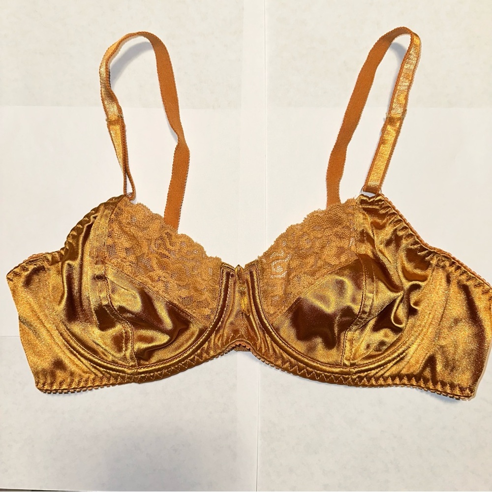 Shiny satin with lace trim vintage bra with underwire size 34C